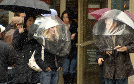 Hands-Free Umbrellas : Nubrella