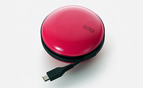 Sweet Organization: Candy-Colored Retractable Charger