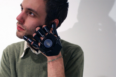 https://gajitz.com/wp-content/uploads/2012/05/glove-one-cell-phone.jpg
