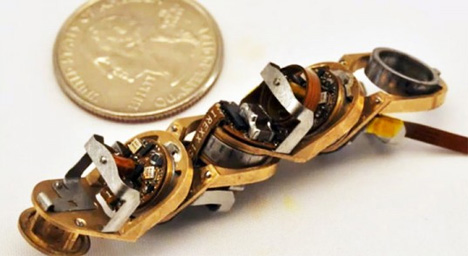 world's smallest chain robot