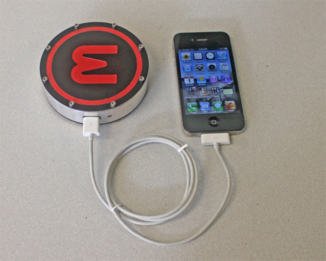 onE Puck charger