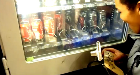 vending machine robbing robot