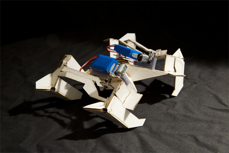 MIT and Harvard self-assembling robots