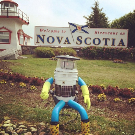 canadian hitchhiking robot