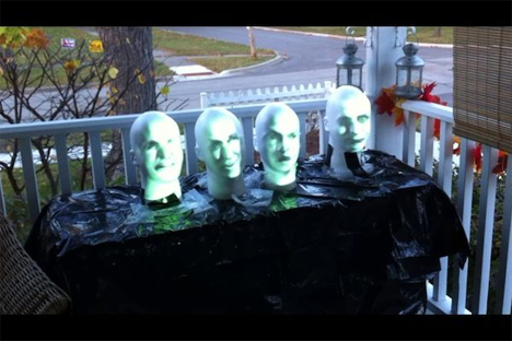 creepy singing heads halloween display