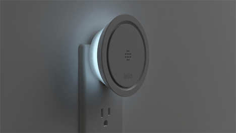 leeo smart alert home safety device and nightlight