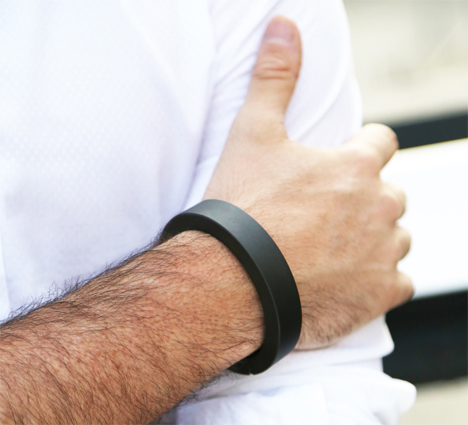 Wear Your Power: Stylish Bracelet Charges Your Phone | Gadgets, Science ...