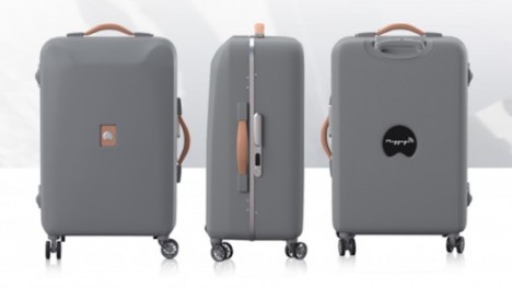 pluggage smart luggage