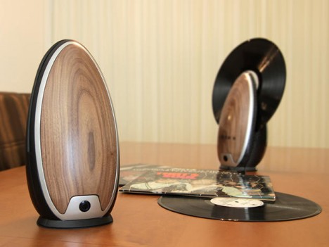 roy harpaz design modern vertical record player